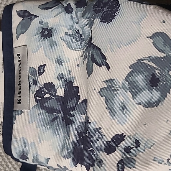 KitchenAid Mini Mitts - Picture 5 of 8